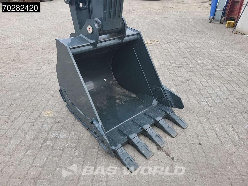 Hyundai HX130 N A/C Photo 13