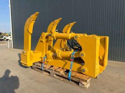Caterpillar D8T Multi Shank Ripper en vente par Smitma B.V.