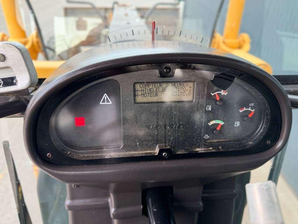 Volvo G930 - CE - LOW HOURS Photo 6