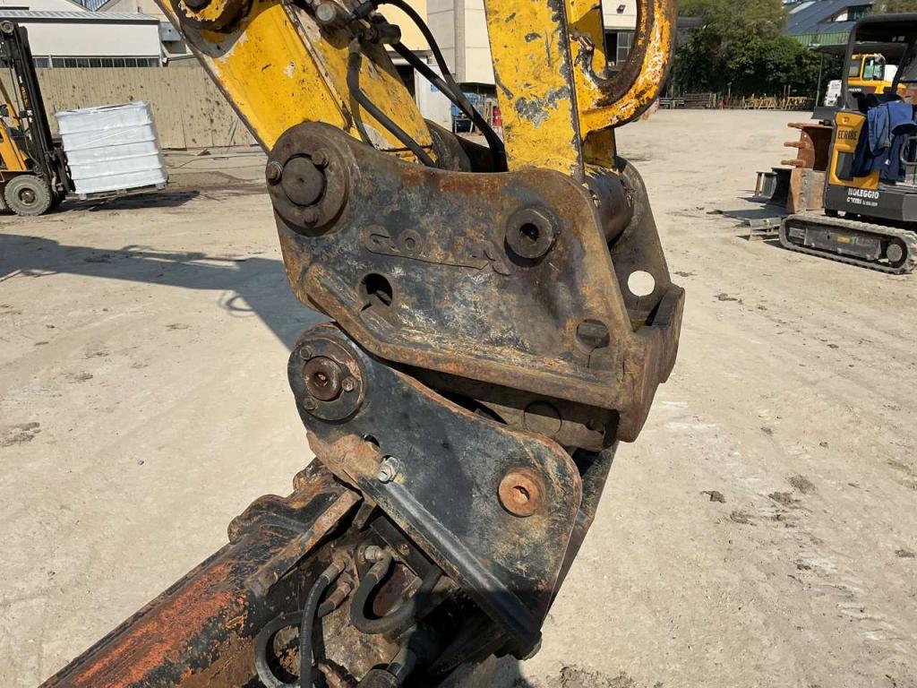 New Holland E145 Photo 5