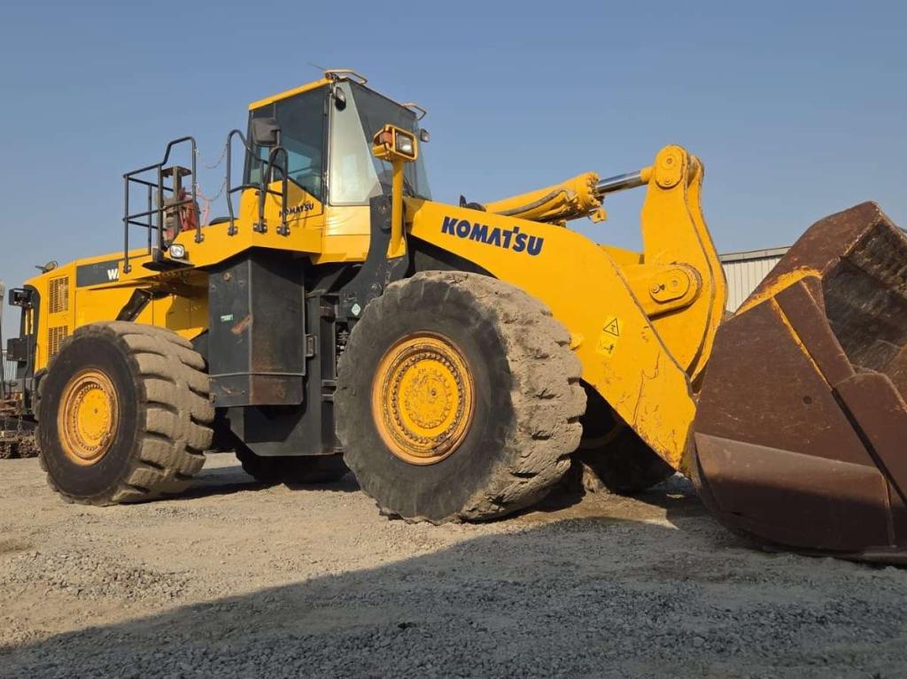 Komatsu WA600-6R Photo 10