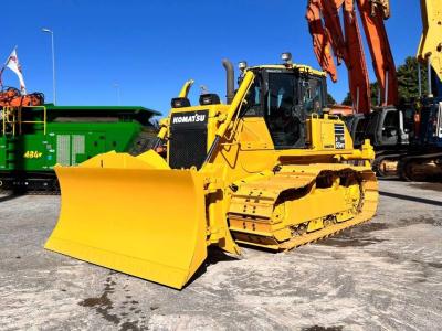 Komatsu D65 en vente par Massucco T. Srl