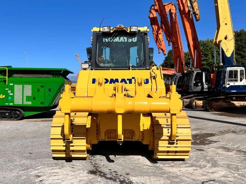 Komatsu D65 Photo 12