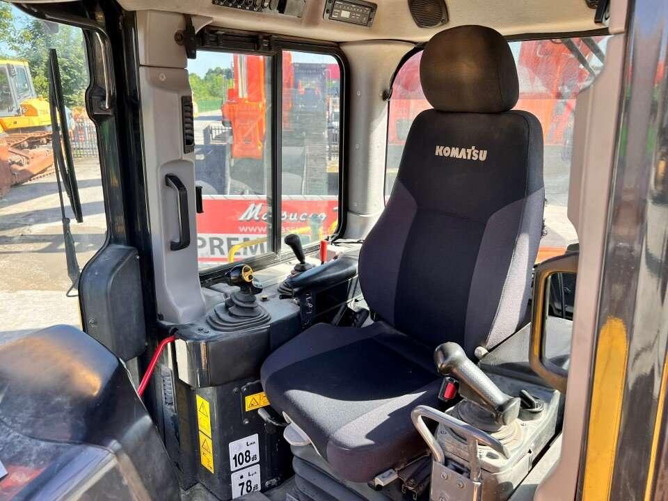 Komatsu D65 Photo 7