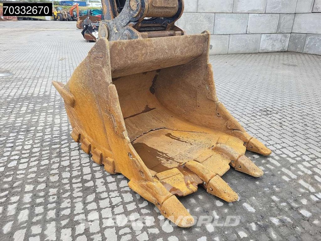 Volvo EC380 E L Photo 17