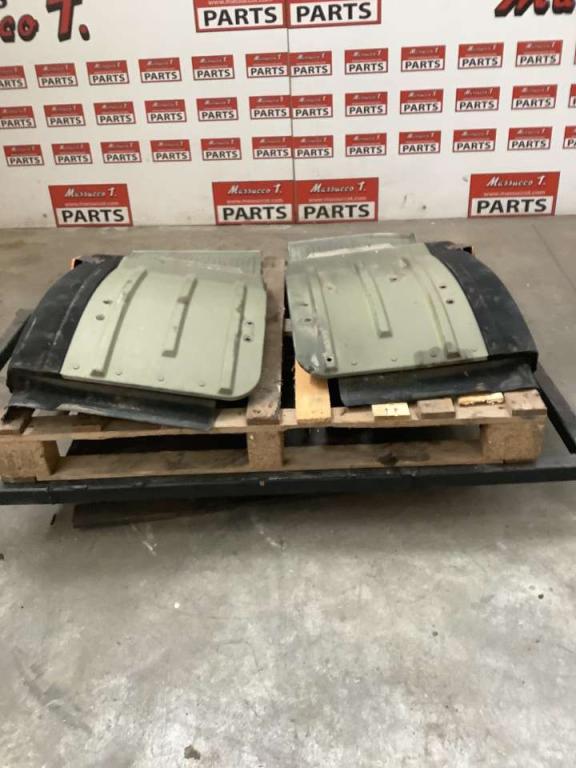 Garde-boue pour Iveco 260/330 F 35 Photo 1
