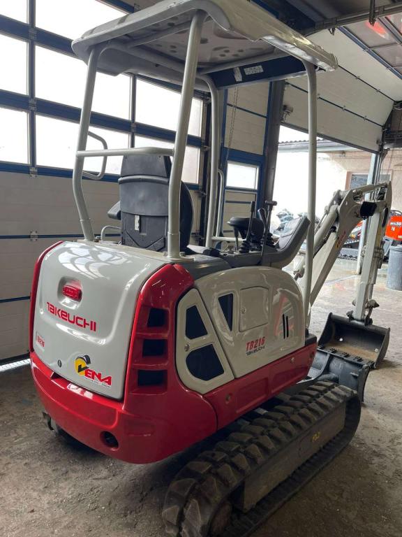 Takeuchi TB216 Photo 6
