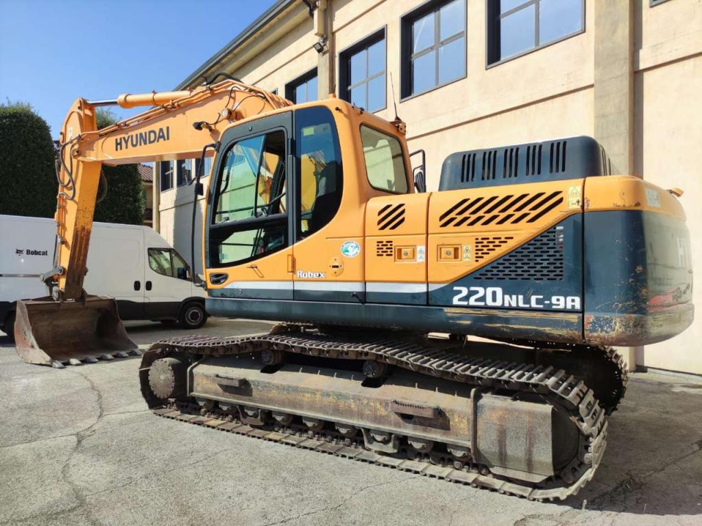 Hyundai R220NLC-9A Photo 2