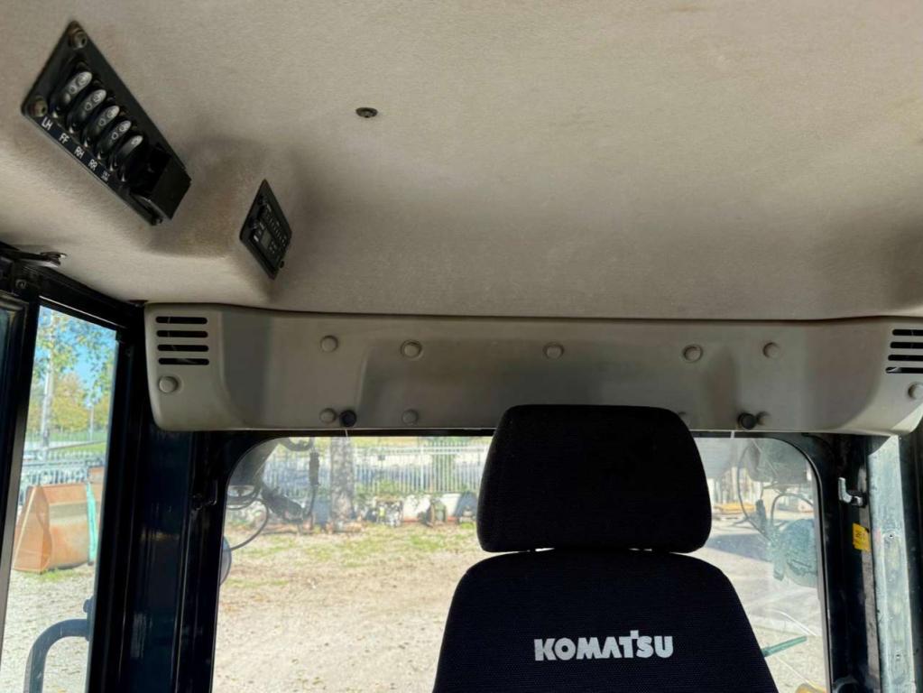 Komatsu D61EX-24 Photo 19