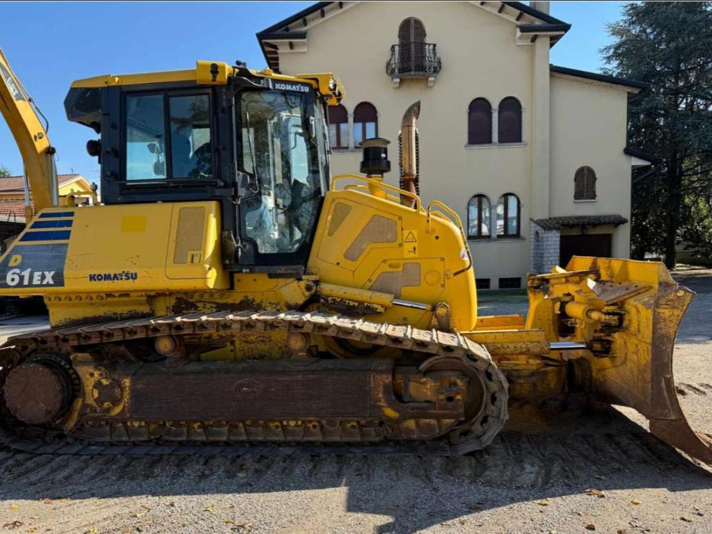Komatsu D61EX-24 Photo 6
