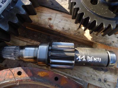 Pignon de réduction pour Caterpillar 955L en vente par OLM 90 Srl
