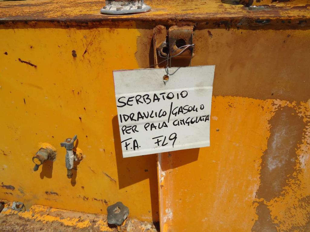 Serbatoio idraulico/gasolio pour Fiat Allis FL9 Photo 2
