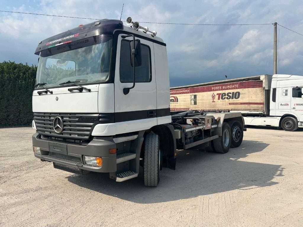 Mercedes-Benz Camion ampliroll Photo 2