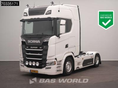 Scania S580 S 4X2 Full Option! V8 NL-Truck APK Retarder 2x Tanks Standklima ACC Navi Leather TV Microwave en vente par BAS World B.V.