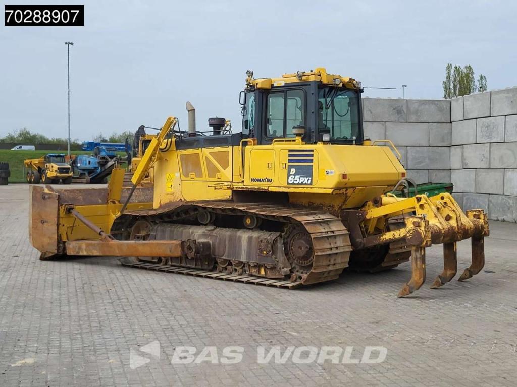 Komatsu D65 PXi -18 Ripper Photo 2