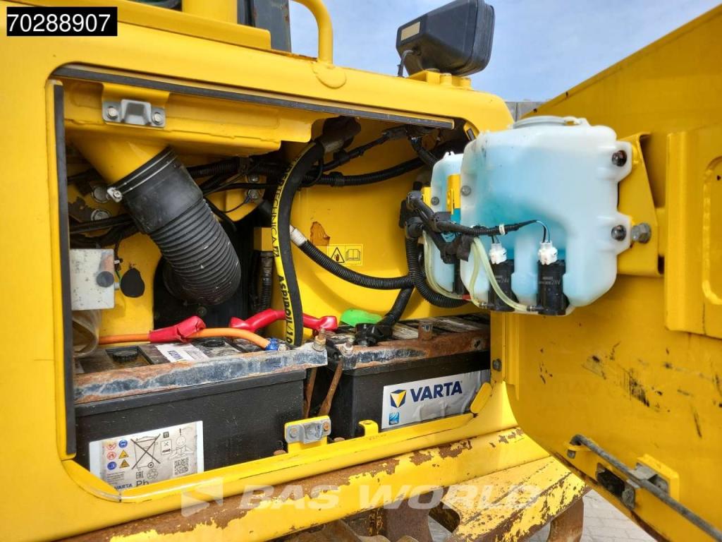 Komatsu D65 PXi -18 Ripper Photo 27