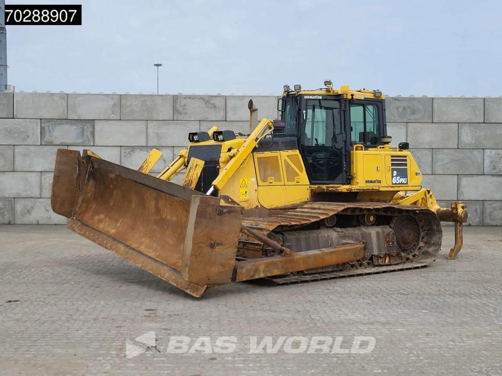 Komatsu D65 PXi -18 Ripper Photo 3
