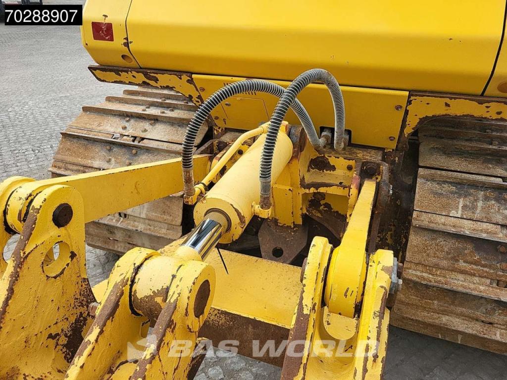 Komatsu D65 PXi -18 Ripper Photo 6