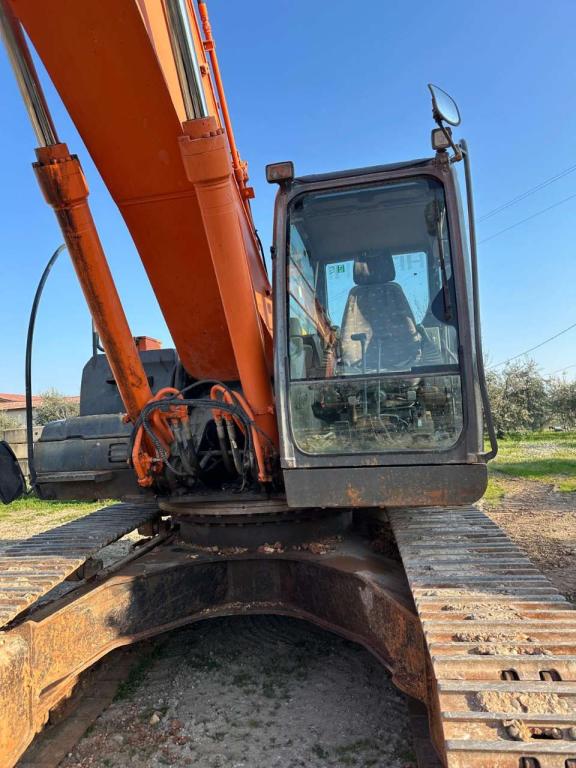 Hitachi ZX350LCN Photo 13