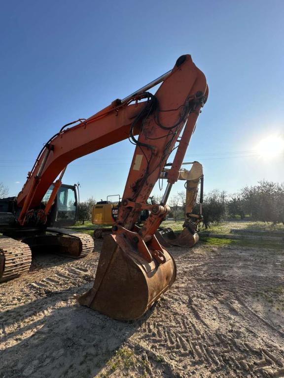 Hitachi ZX350LCN Photo 16