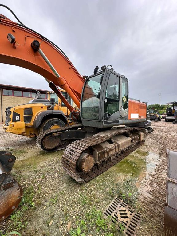 Hitachi ZX350LCN Photo 23