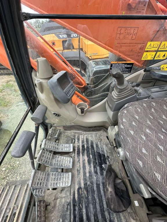 Hitachi ZX350LCN Photo 24