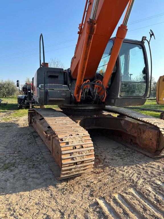 Hitachi ZX350LCN Photo 6