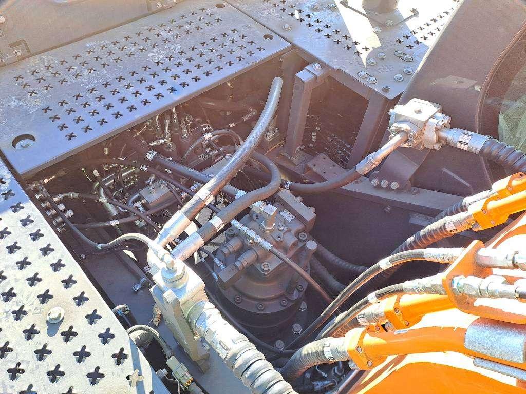 Develon DX300LC-7M (2 Unused units available) Photo 17