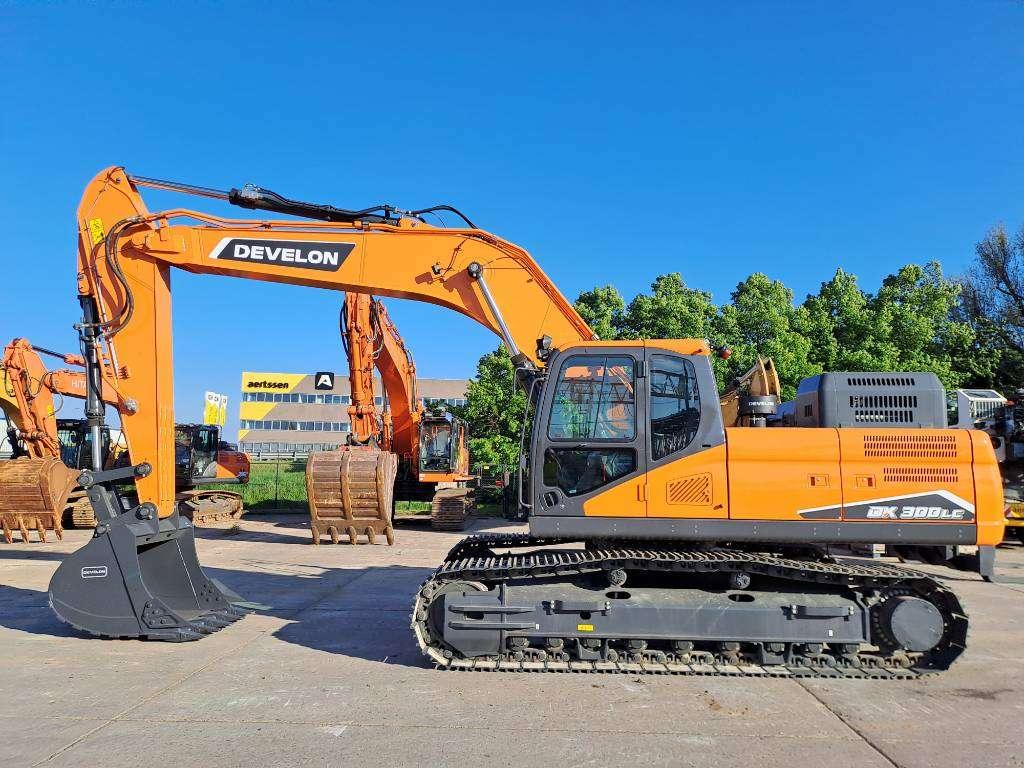 Develon DX300LC-7M (2 Unused units available) Photo 2