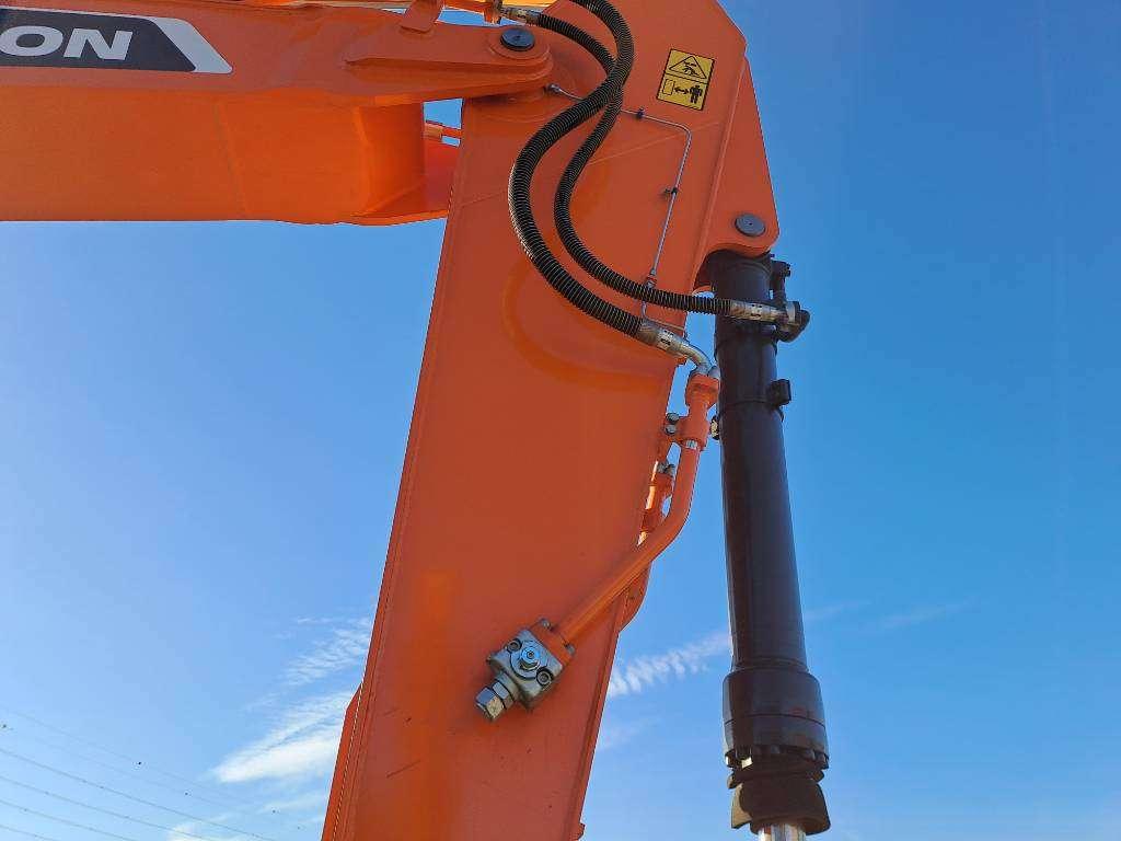 Develon DX300LC-7M (2 Unused units available) Photo 9