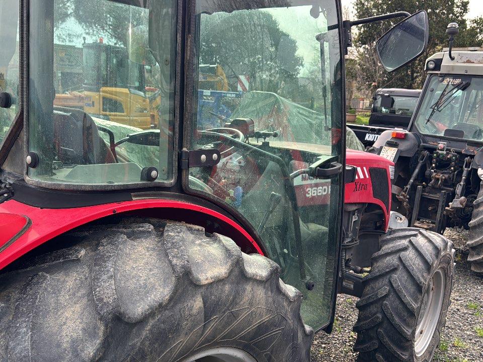 Massey Ferguson 3660F Photo 3