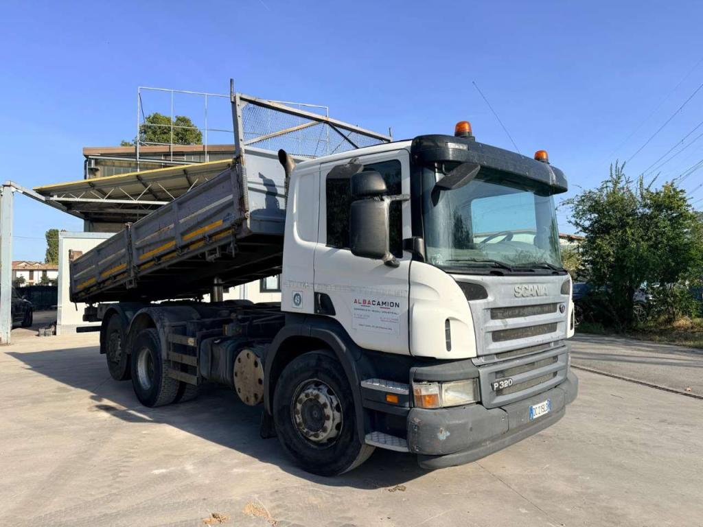 Scania 320 Photo 12