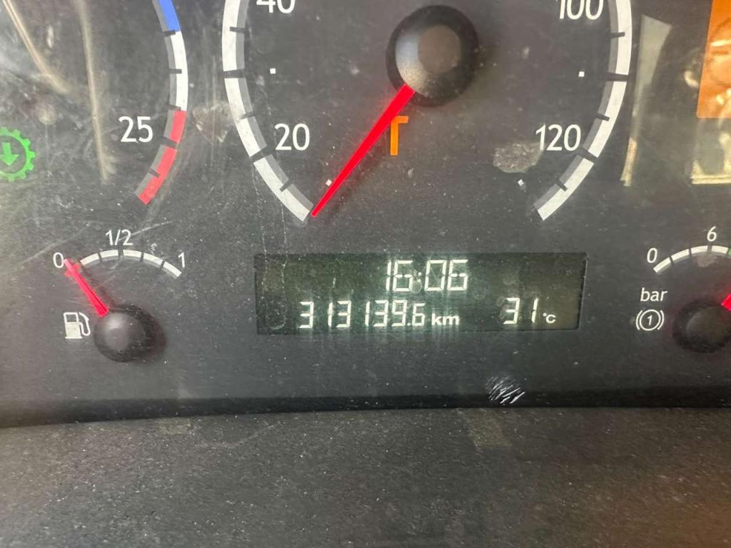 Scania 320 Photo 15