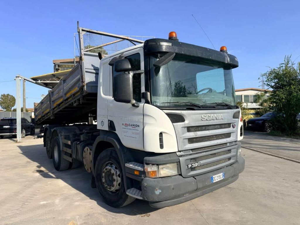 Scania 320 Photo 8