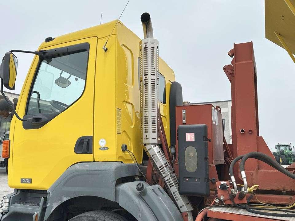 Renault 370 DCI 6x4 Photo 4