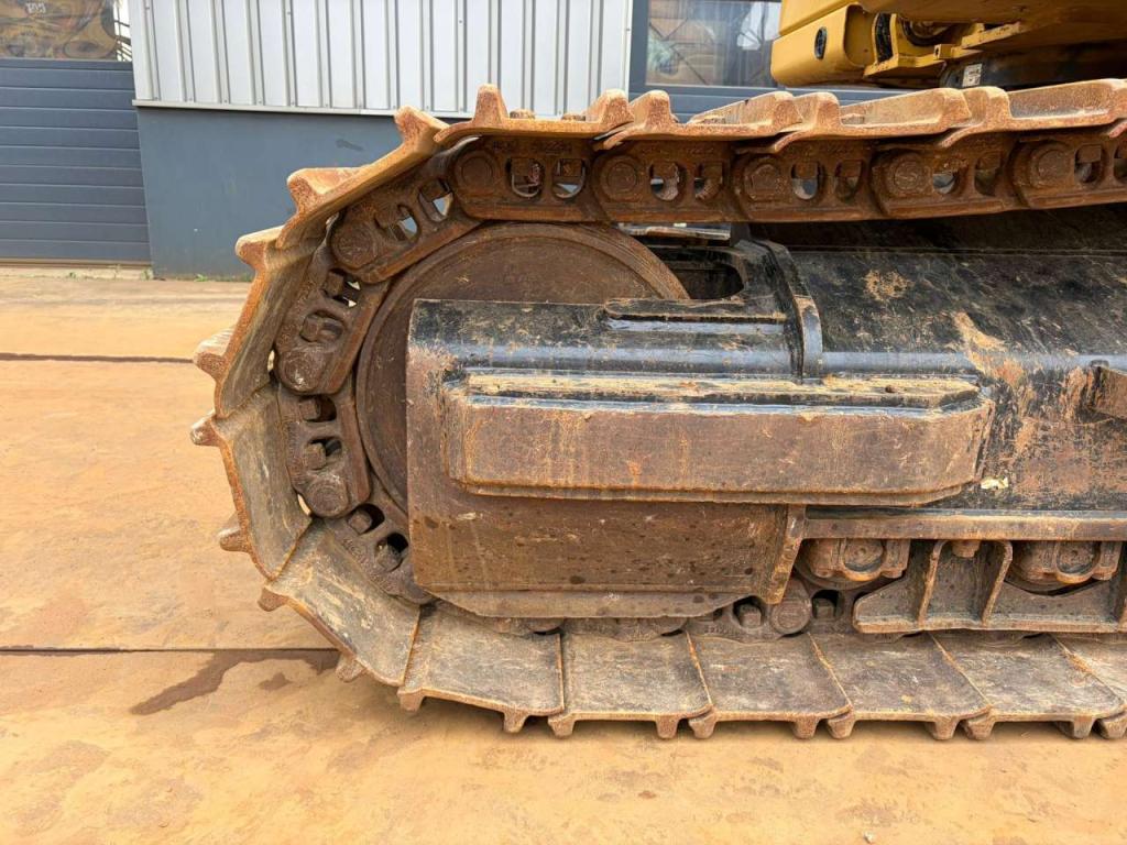 Caterpillar 330GC Photo 11