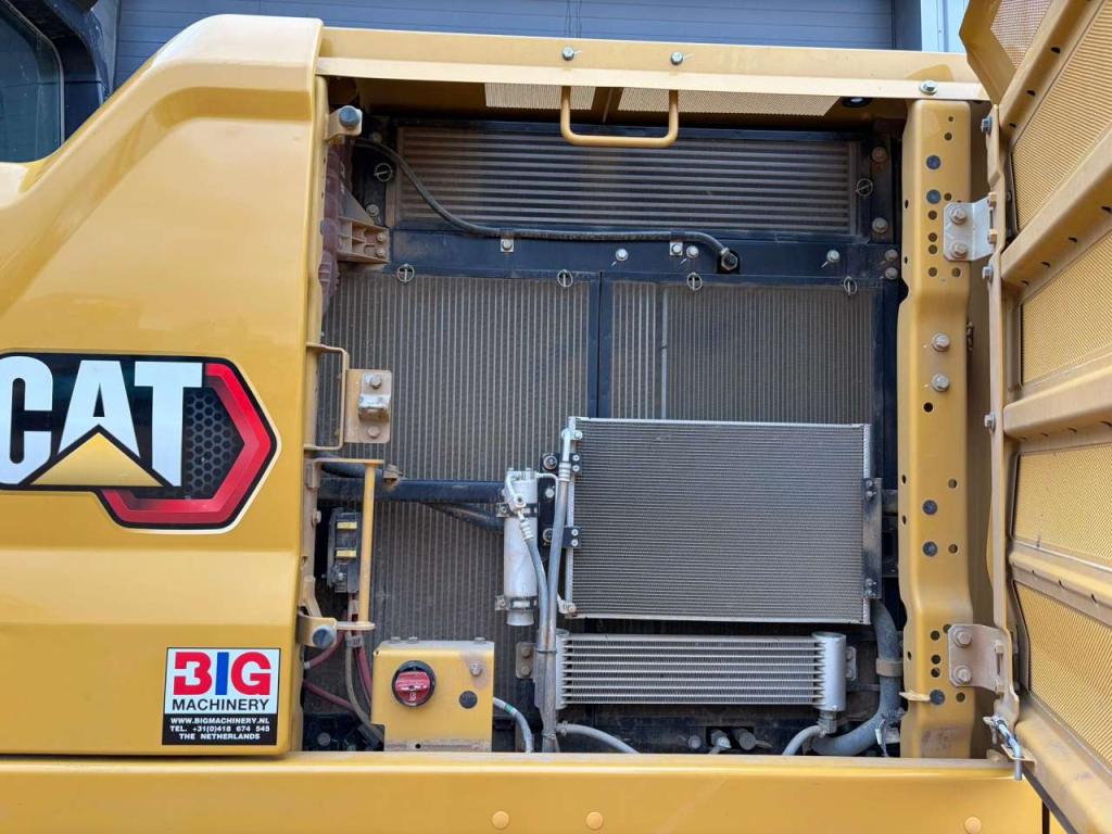 Caterpillar 330GC Photo 26