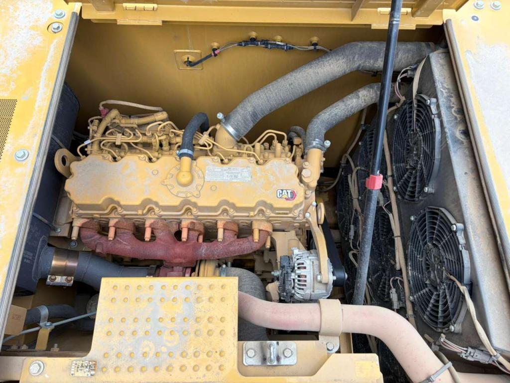 Caterpillar 330GC Photo 28
