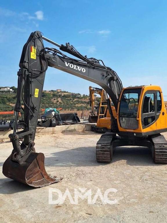 Volvo EC140BLC Photo 2