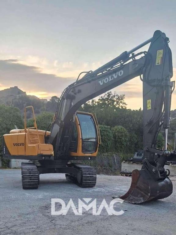 Volvo EC140BLC Photo 3