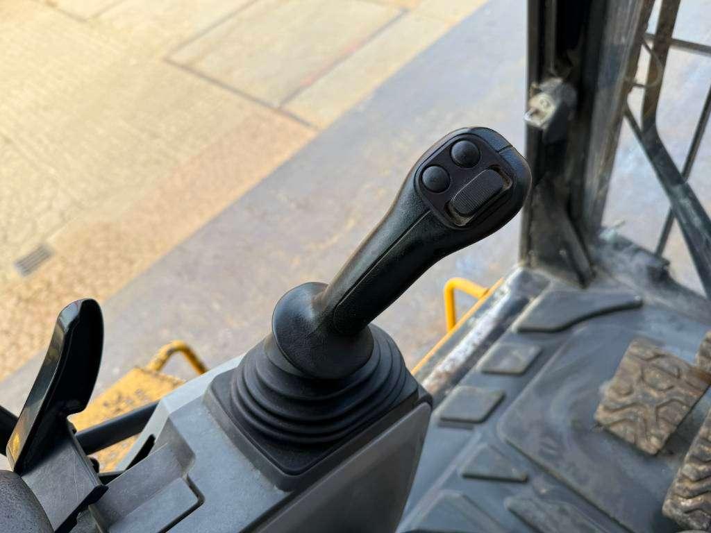 Caterpillar 374FL - Automatic Greasing / Rear + Side Camera Photo 10