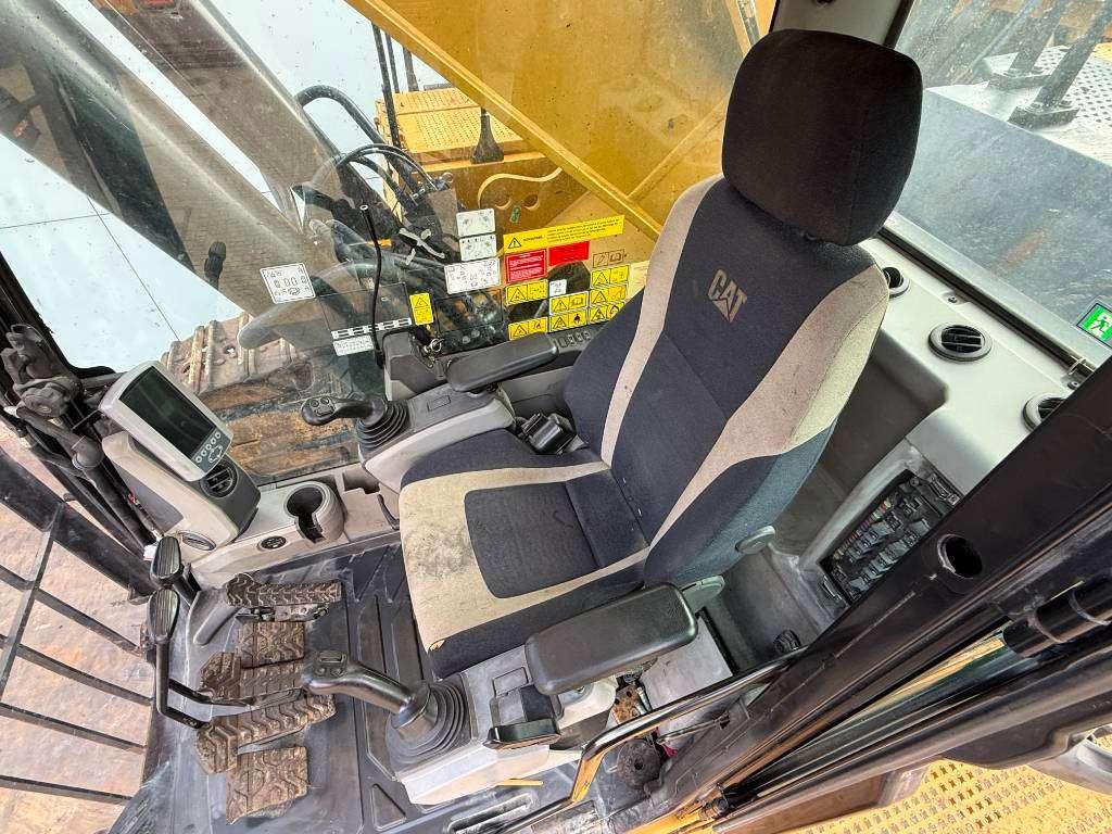 Caterpillar 374FL - Automatic Greasing / Rear + Side Camera Photo 8