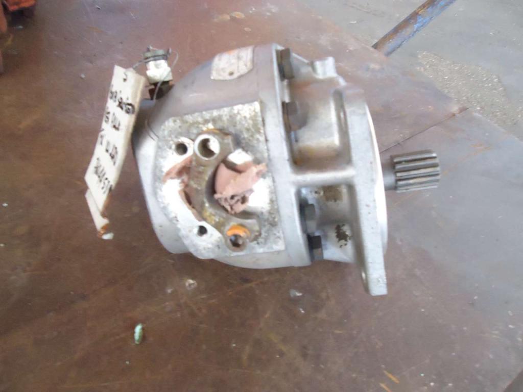 Pompe de direction assistée pour Fiat Kobelco W270 - CODICE 76044538 Photo 3