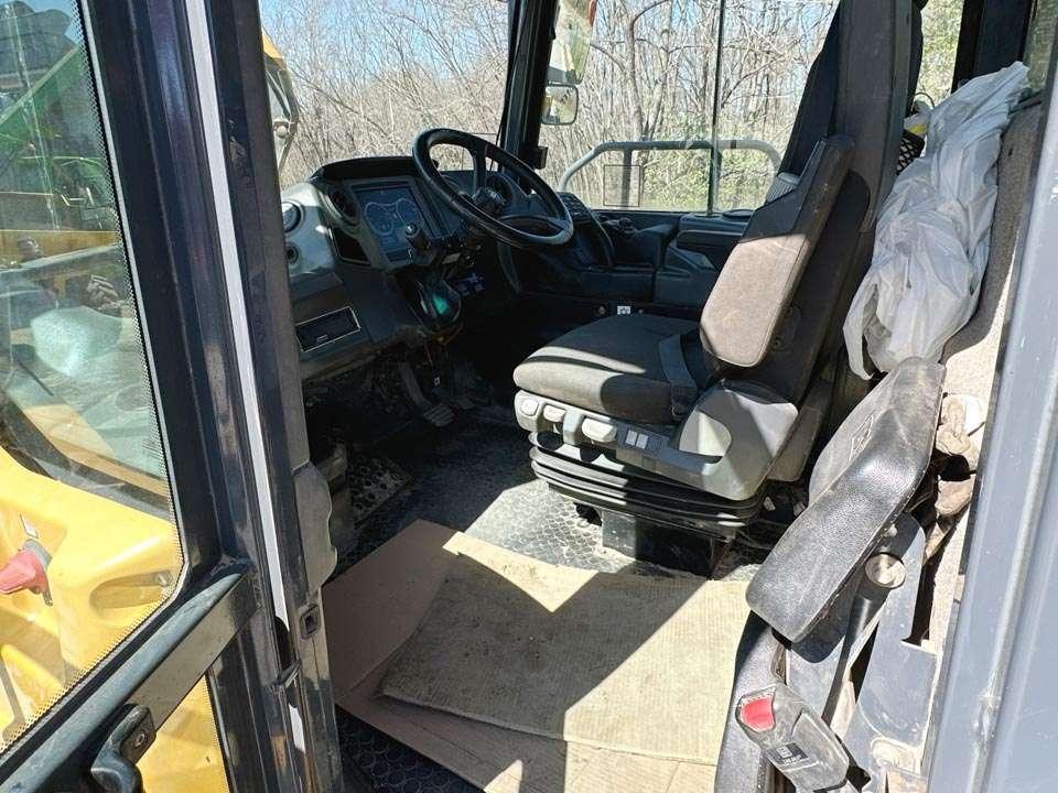 Bell B30E 6x6 Photo 12