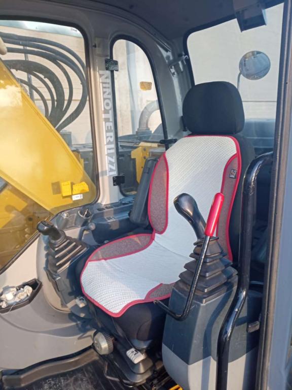 New Holland E135-B SR2 Photo 10