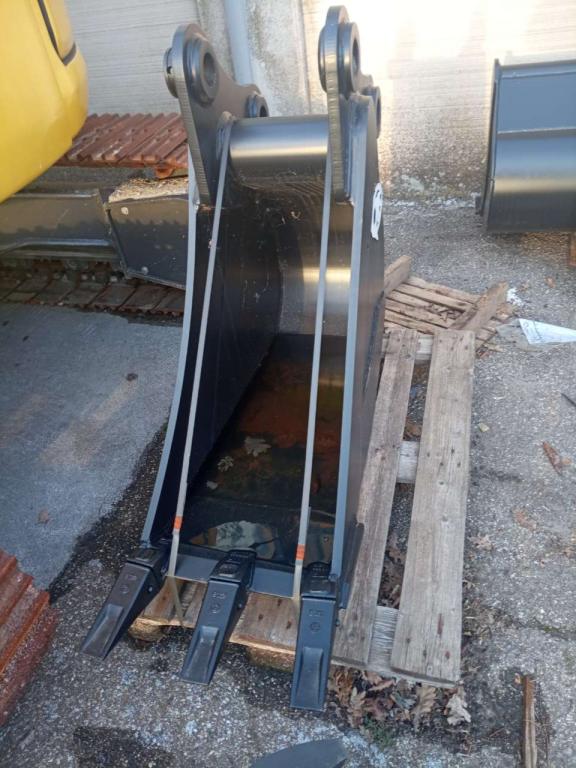 New Holland E135-B SR2 Photo 5
