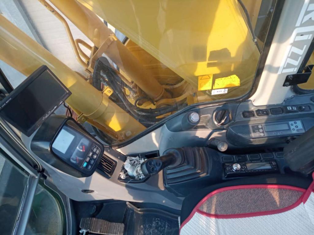 New Holland E135-B SR2 Photo 7