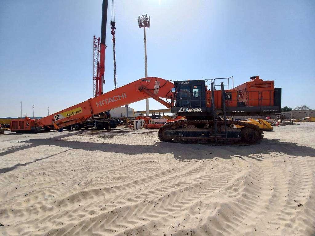 Hitachi EX1200-7 Longreach 28m (Saudi Arabia) Photo 1