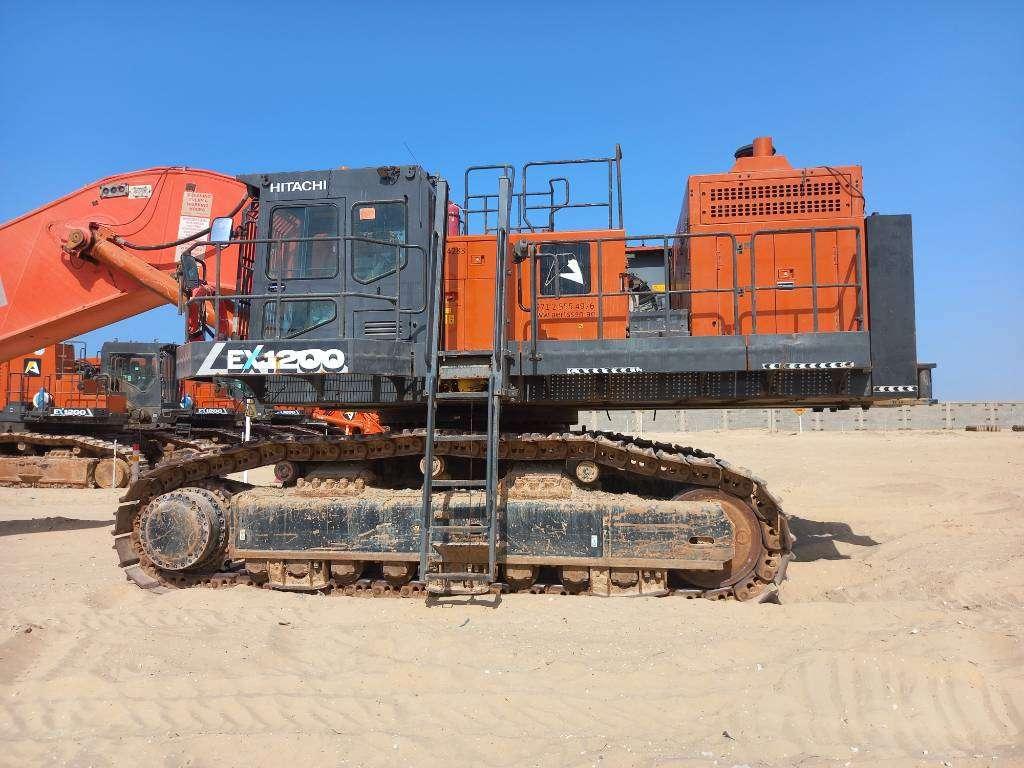 Hitachi EX1200-7 Longreach 28m (Saudi Arabia) Photo 23