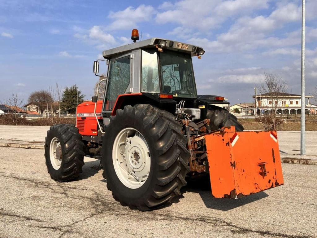 Massey Ferguson MF3655 4X4 Photo 3